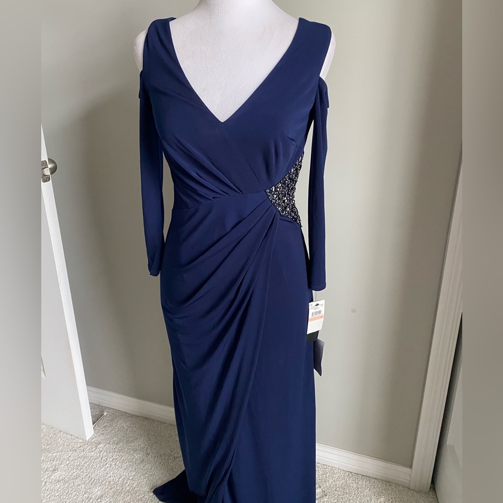 NWT Laundry By Shelli Segal Navy Cold-Shoulder Evening Gown with Beaded Side